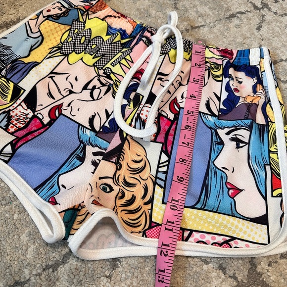 Women’s graphic shorts 💙 - Picture 2 of 5